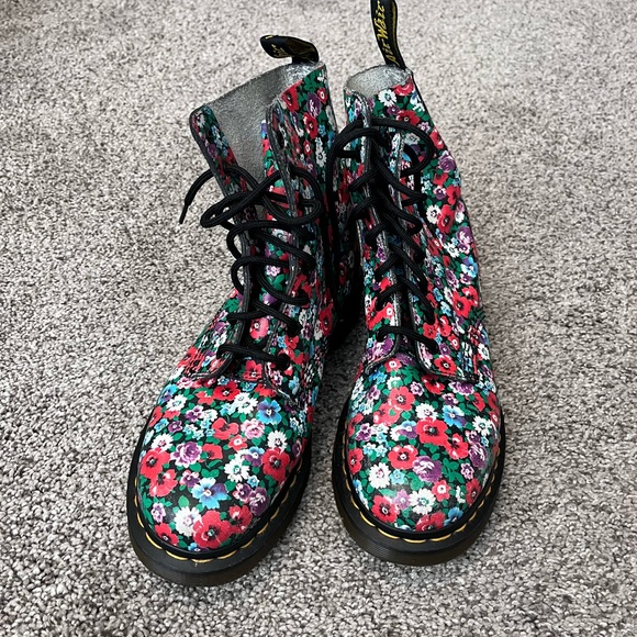 Dr. Marten floral pascal boots in “Poppy” - Picture 3 of 10